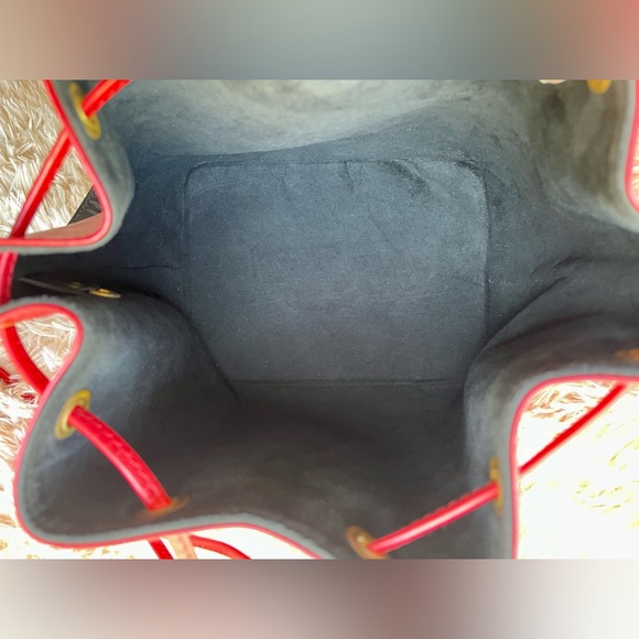 ‼️SOLD‼️ Louis Vuitton Petit Noe Handbag Epi Leather - Picture 10 of 15